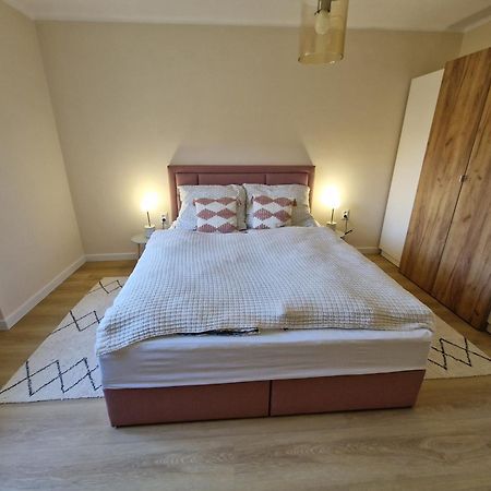 City Center Apartment - Self Check-In สปิชสกา โนวา เวส ภายนอก รูปภาพ